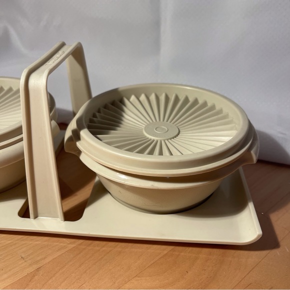Tupperware Condiment Bowl & Caddy Almond Vintage - Picture 4 of 14